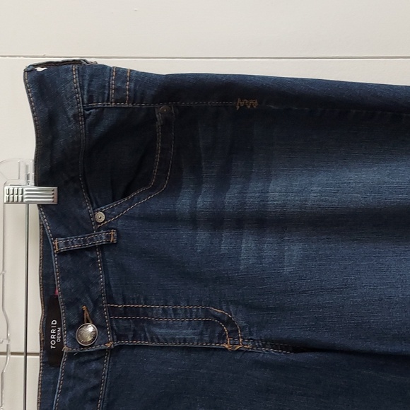 Torrid Denim Skinny Super Stretch Mid-Rise Five Pocket Jeans Size 26R Dark Rinse - Picture 5 of 16